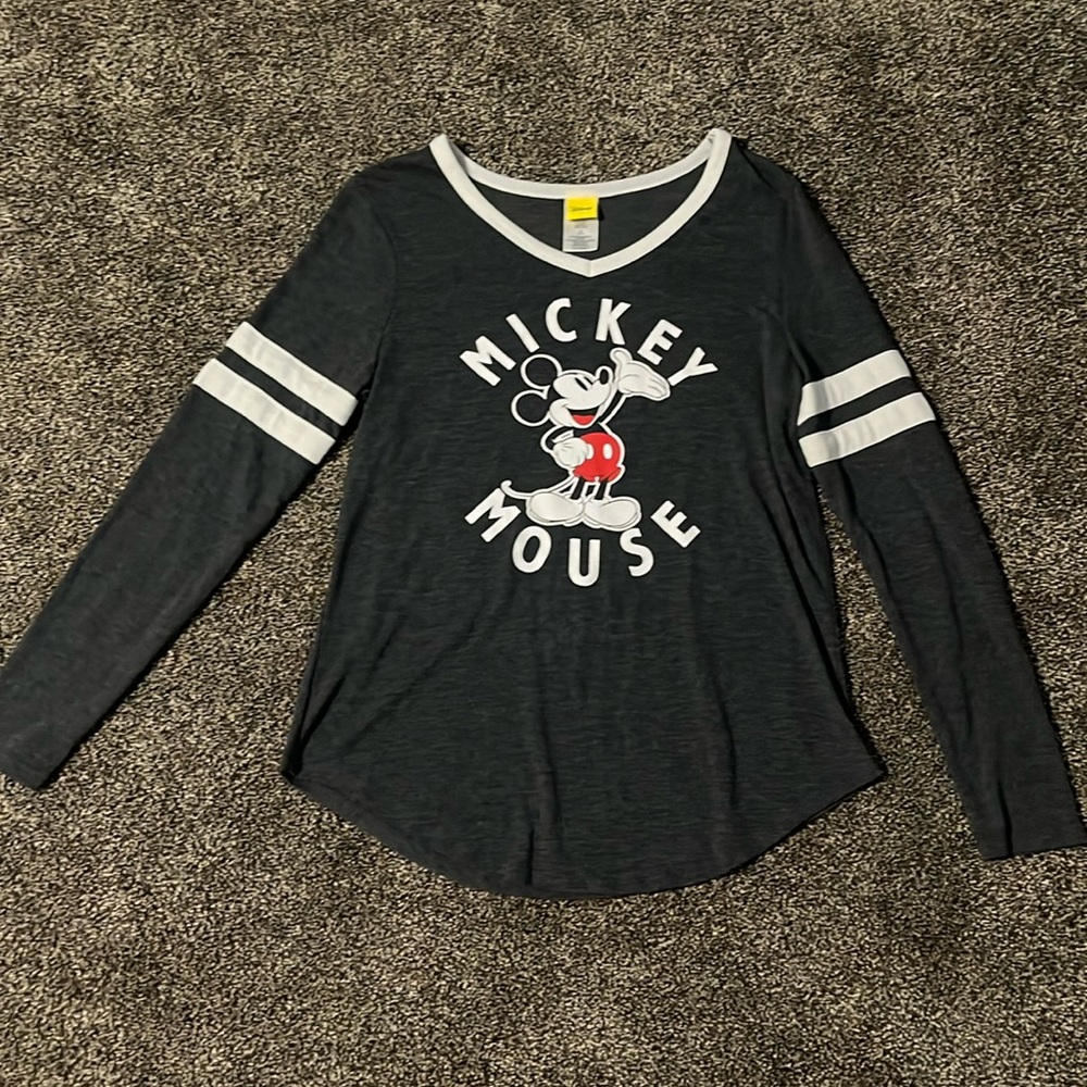 Disney juniors youth large gray Mickey Mouse long sleeve v-neck tee fall casual
